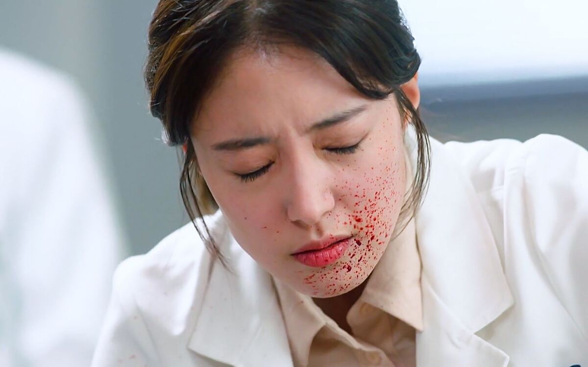 夢見臉流血代表什麼？周公解夢20年專家深度解析