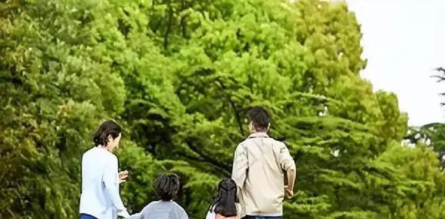 梦见與家人分別的解讀與啟示：從周公解夢到現代心理學的深度剖析