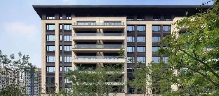 夢見買了大房子？別只顧開心，周公解夢教你讀懂財運與壓力警訊！