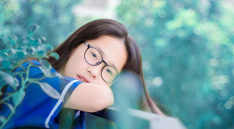 梦见同學拍照解夢全解析：專業周公解夢師20年經驗分享